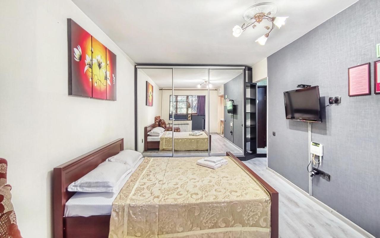 Апартаменты 10-Й Микрорайон, 5А Almaty Bagian luar foto